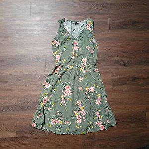 Old Navy Sleeveless Waist Defined V-Neck Dress